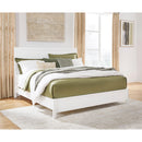  Signature Design by Ashley Binterglen B427 8 pc Queen Panel Bedroom Set IMAGE 2